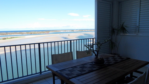 STUNNING BROADWATER VIEWS - UNFORESEEN CIRCUMSTANCES NECESSITATE URGENT SALE!. OPEN HOUSE - SEE TIMES BELOW Picture 3