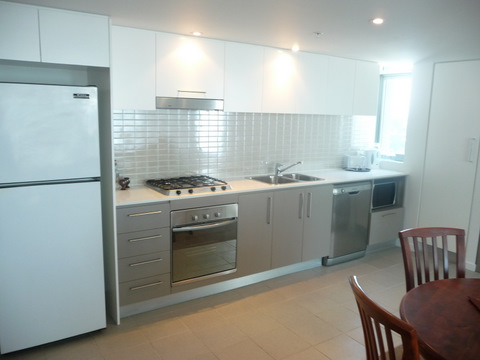 AFFORDABLE APARTMENT IN TOWER 1 OF SOUTHPORT CENTRAL Picture 3