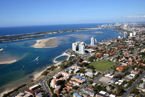 Absolute Broadwater Frontage.You couldn't get CLOSER!! Picture 2