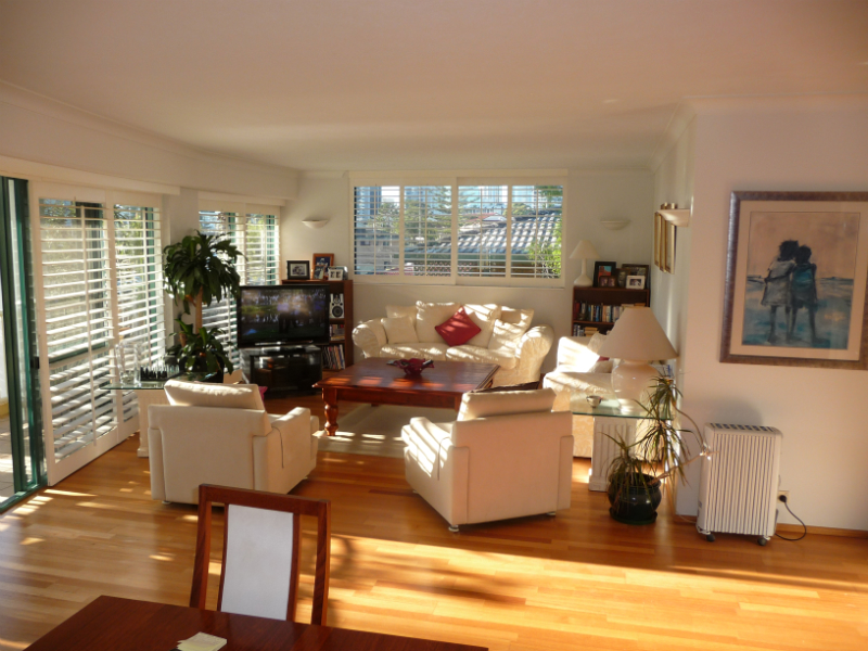 IF YOU WANT A MASSIVE LIVING AREA (9.2m. wide) IN A PRESTIGE BUILDING-THIS IS IT!! INSPECT SAT.& SUN.12-12:30P.M. Picture 3