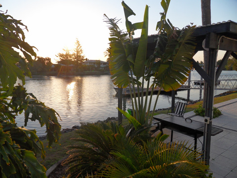 HIDDEN TREASURE! Riverfront Gem in Le Mer! Picture 2