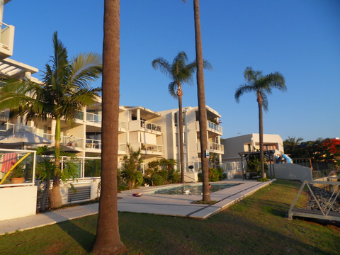 HIDDEN TREASURE! Riverfront Gem in Le Mer! Picture 3