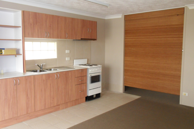 YOU CAN'T GET ANY CLOSER TO THE CBD THAN THIS... Picture 3