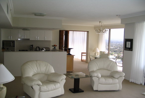 SUPERB 3 BEDROOM SUB-PENTHOUSE - PIVOTAL POINT Picture 3