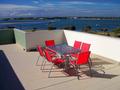 PENTHOUSE STYLE 2 BEDROOM APARTMENT DIRECTLY OPPOSITE THE BROADWATER Picture
