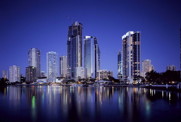 SENSATIONAL LIVING IN SURFERS PARADISE Picture 2