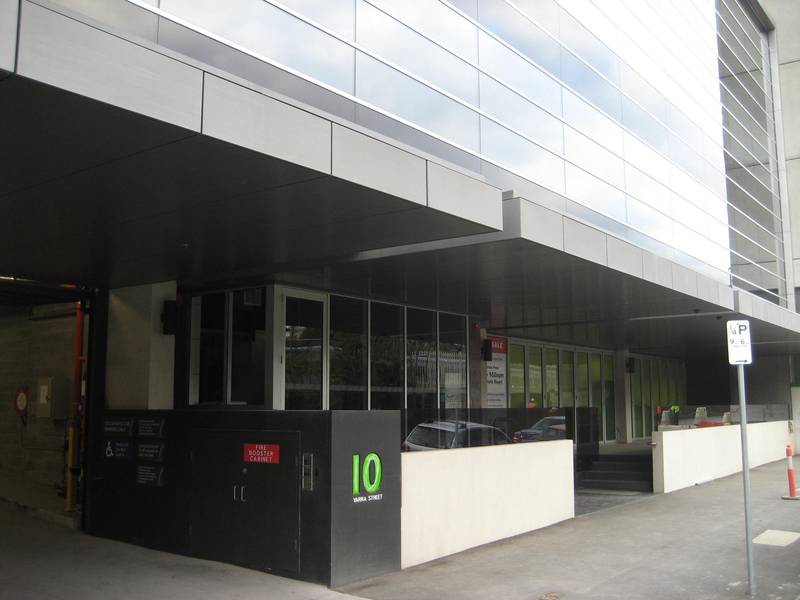 Boutique Office in State of the Art Corporate Building Picture 3