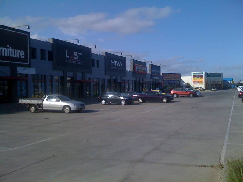 Calling All Major Retailers To Hoppers Golden Mile. Picture 2