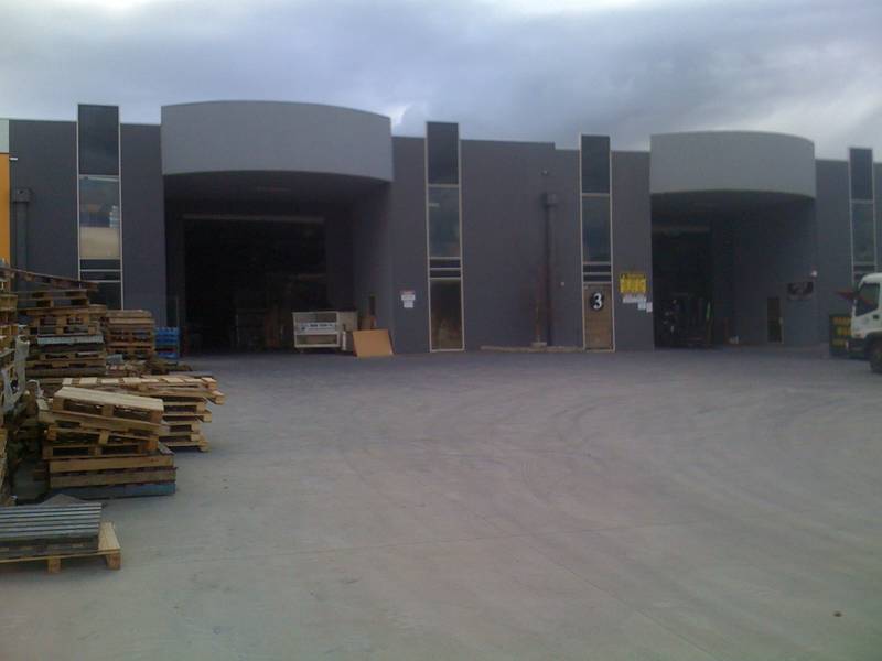 Central distribution with hardstand Picture 2