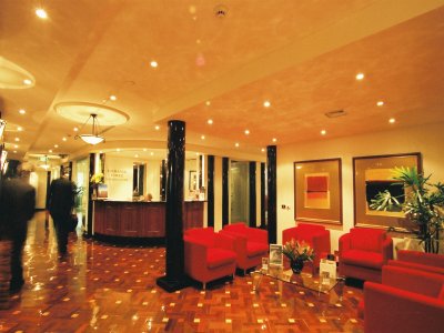 Exchange your lease for your own office!! Picture 2