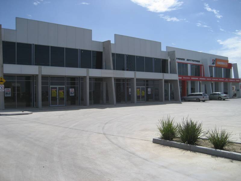 GRAB A DEAL ON THE WESTERN HIGHWAY Picture 1