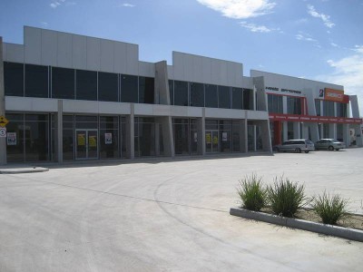 GRAB A DEAL ON THE WESTERN HIGHWAY Picture