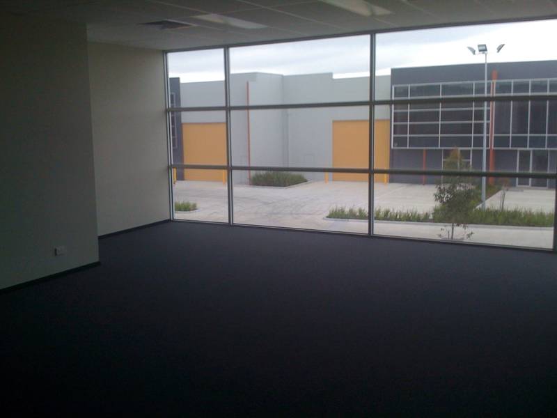 Off Cooper Street Picture 3