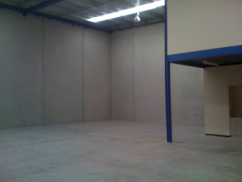 Off Cooper Street Picture 2