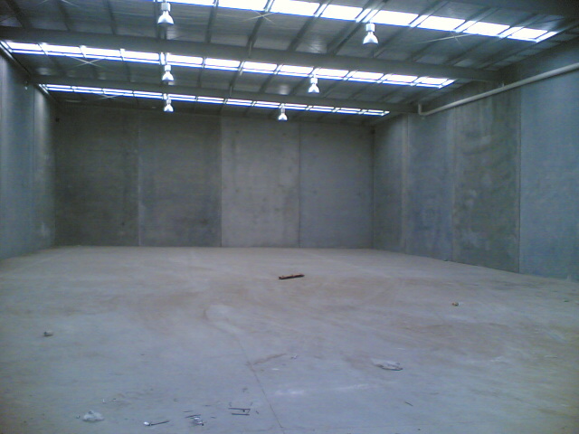 ONLY TWO LEFT Picture 3