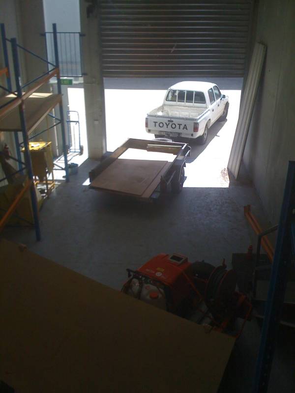 Perfect tradies warehouse Picture 3