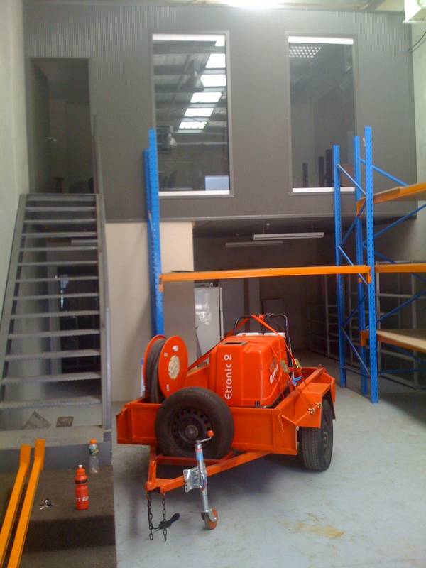 Perfect tradies warehouse Picture 1