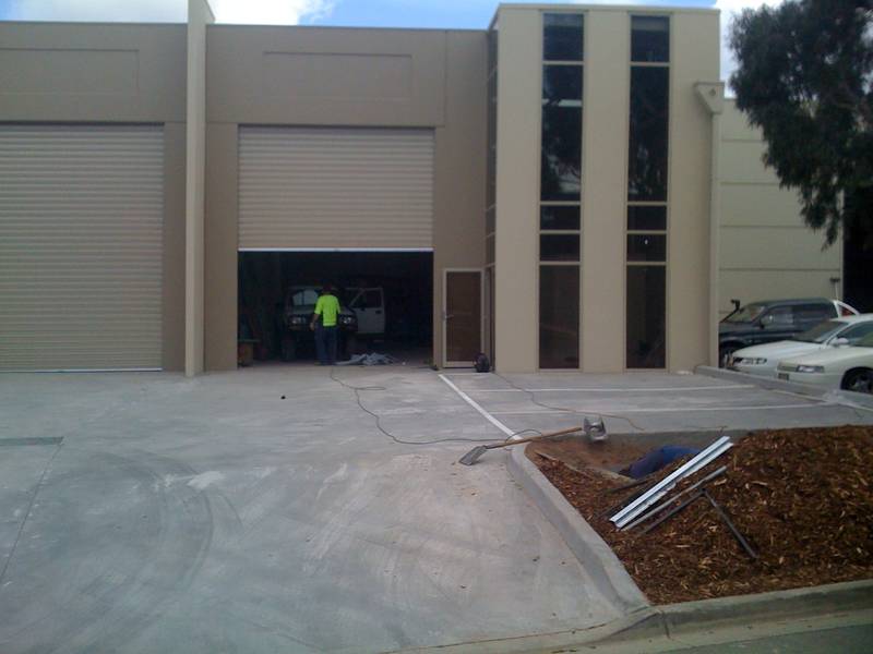 Princes Highway 1KM!! Picture 1