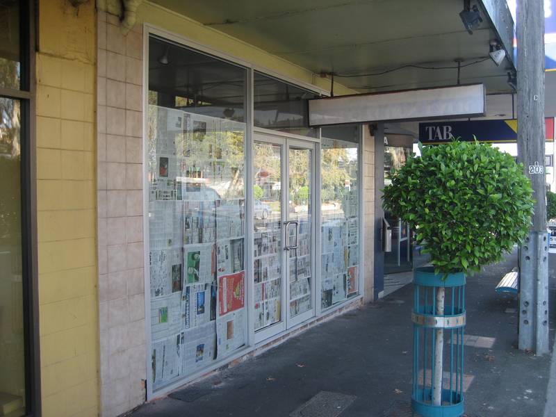 Sensational Shell in Prime Retail Strip Picture 3