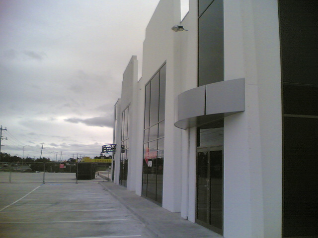 Showroom on Old Geelong Rd Picture 3