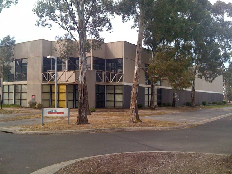 Well located Office Warehouse Picture 1