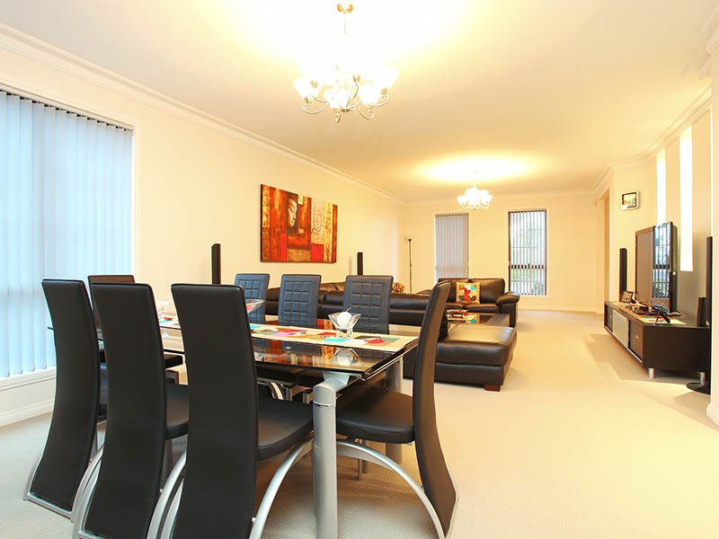 Luxury Living on a Grand Scale Picture 3