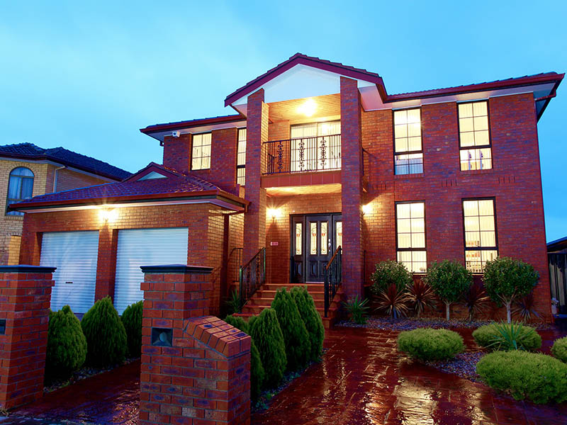 Luxury Living on a Grand Scale Picture 1