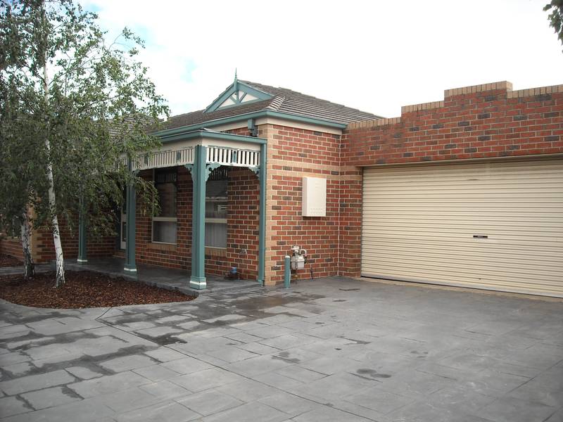 Immaculately presented Picture 1