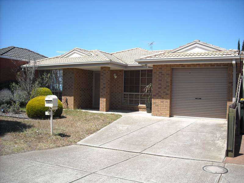 A cute and cozy home in a top locale! Picture 1