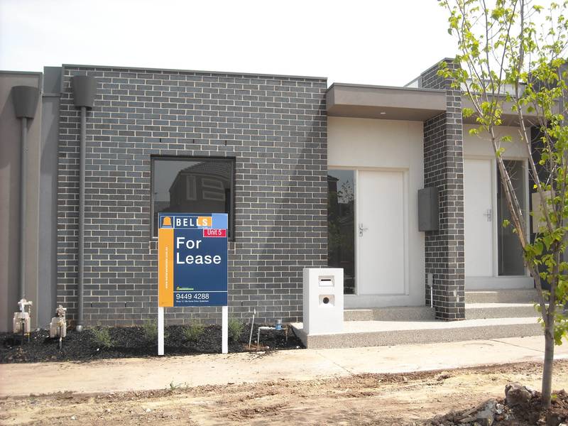 To busy for garden maintenance, this one is for you! Picture 1