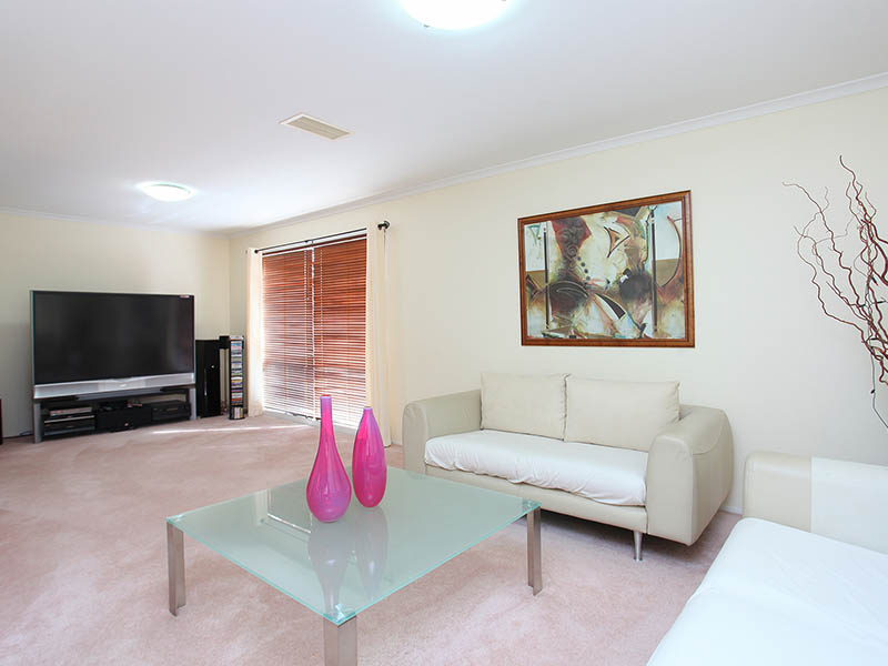 Double Storey, Family Living!!! Picture 2