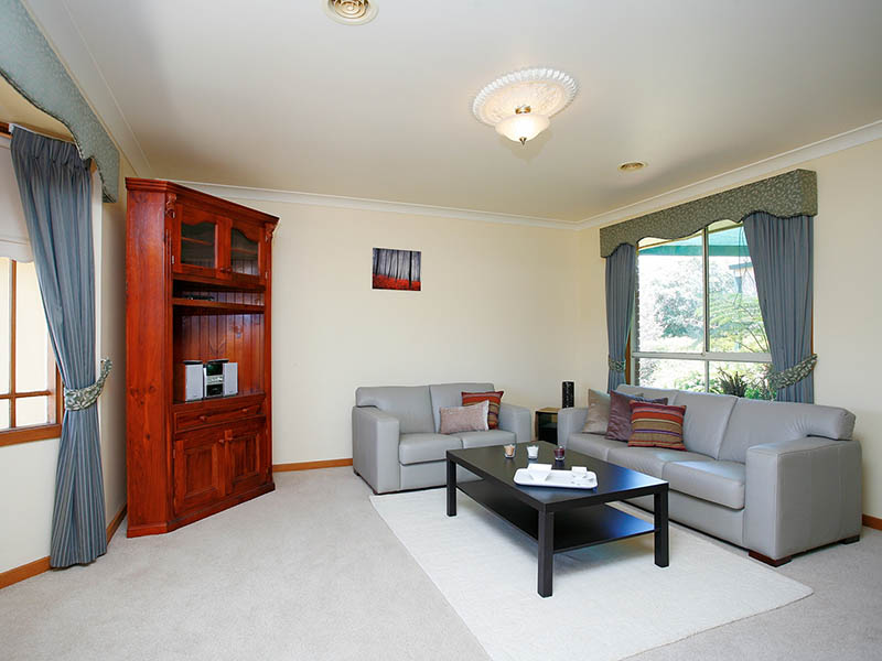 Charms of The Bygone Era With All of Today's Conveniences! Picture 2