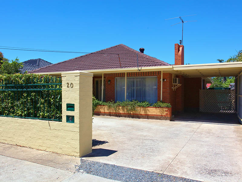 The Right Home in the Right Location! Picture 1