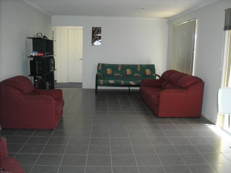 Very Attractive Property in Central Locale! Picture 3
