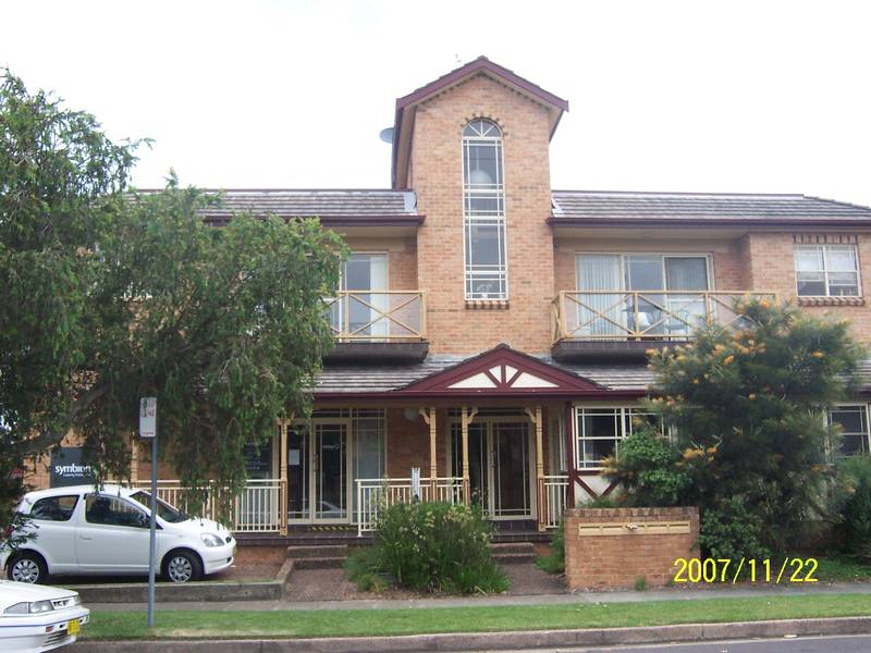 FANTASTIC LOCATION! Picture 2