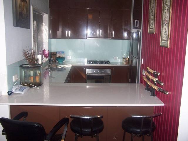 MOVE STRAIGHT IN! Picture 2