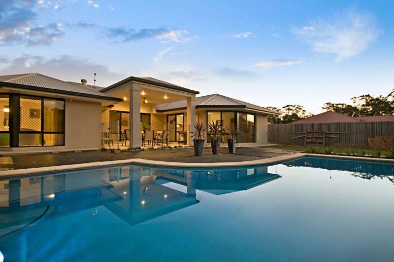 PEACEFUL PERFECTION PRICED TO SELL Picture 2