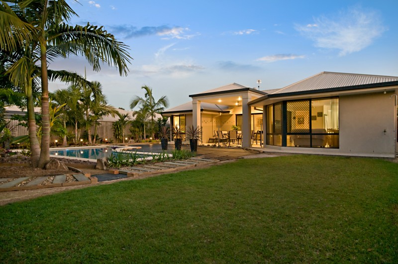 PEACEFUL PERFECTION PRICED TO SELL Picture 1