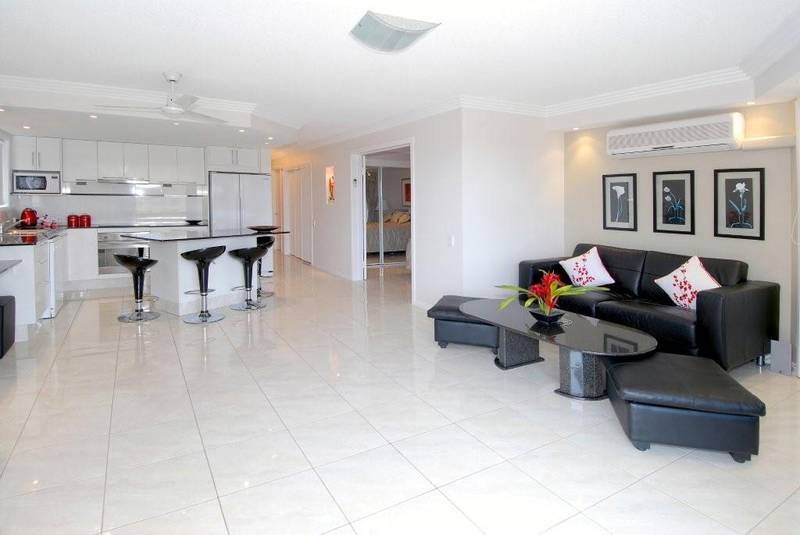 100 STEPS TO BEAUTIFUL ALEX BEACH Picture 1