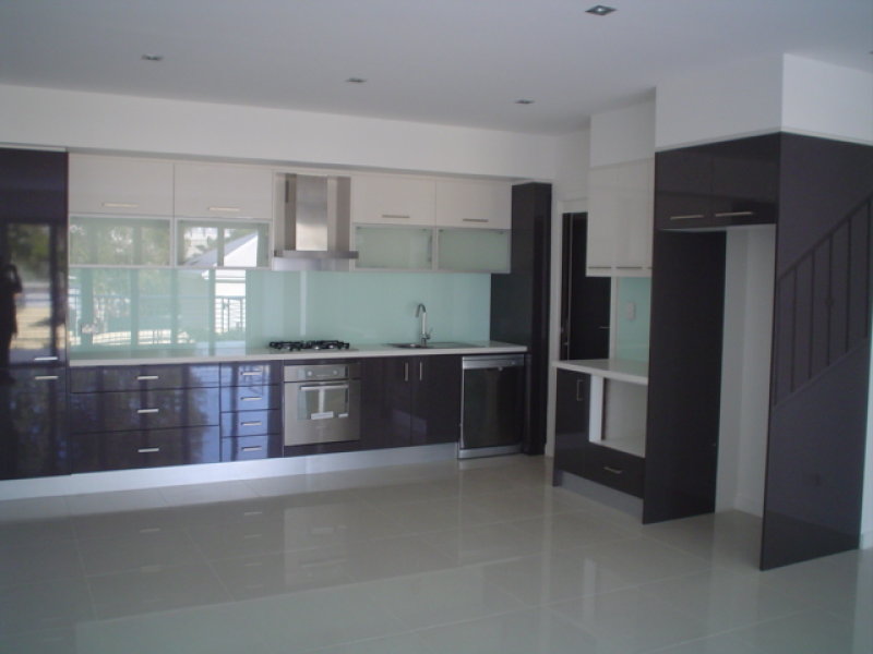 Ultra Modern Townhouse Picture 1