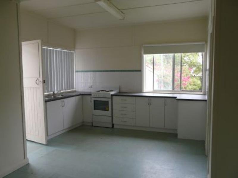 CONVENIENT LOCATION Picture 2