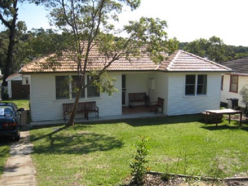 30 PARKHILL PARADE WARATAH WEST Picture 1