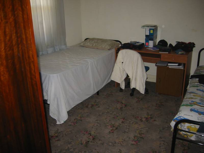 LARGE FULLY FURNISHED HOME Picture 2