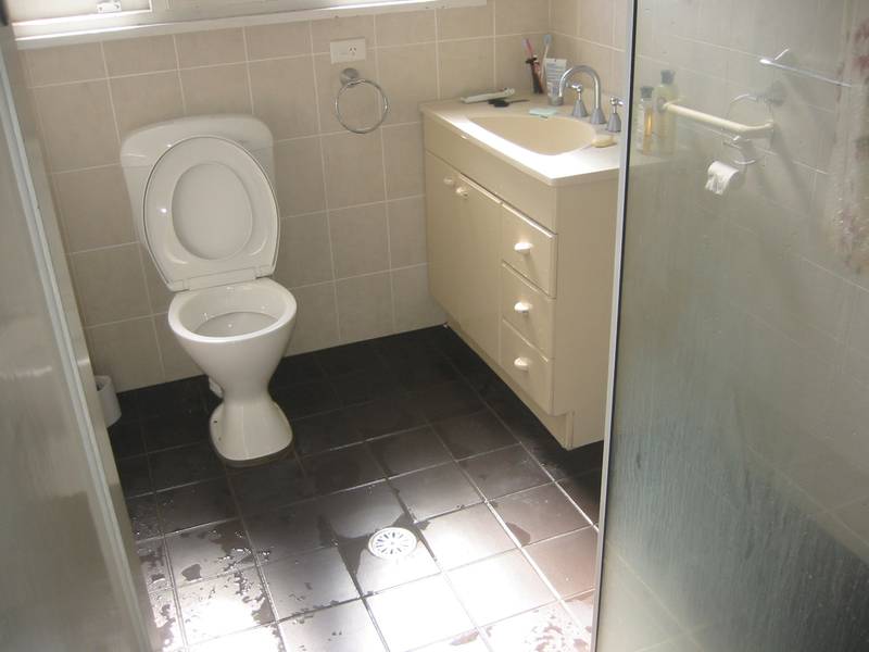 LARGE FULLY FURNISHED HOME Picture 3