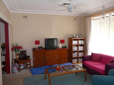 Close To Uni! Picture 2