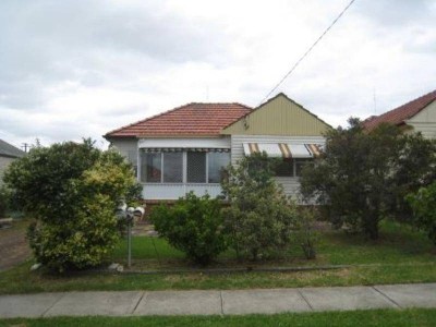 THREE BEDROOM HOUSE Picture