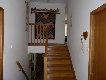 Tri- Level Splendour! Picture 3