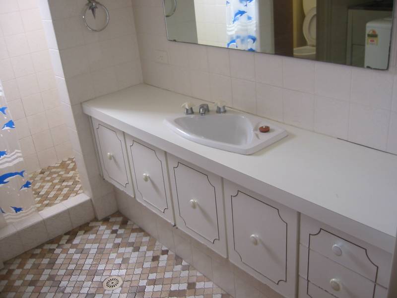 NEAT AND TIDY Picture 3