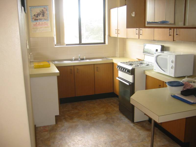 NEAT AND TIDY Picture 2