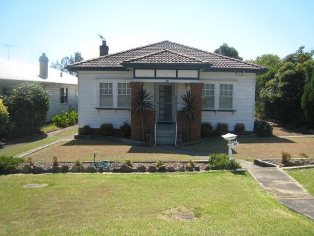 IMPECCABLY PRESENTED Picture 1